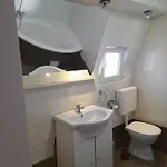 Garsoniera Sic Zona Terapia Zona Linistita La Casa Cu Parcare