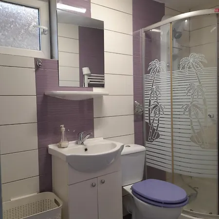 Garsoniera Sic Zona Terapia Zona Linistita La Casa Cu Parcare شقة *