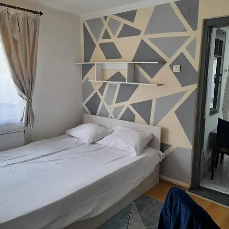 דירה Garsoniera Sic Zona Terapia Zona Linistita La Casa Cu Parcare *