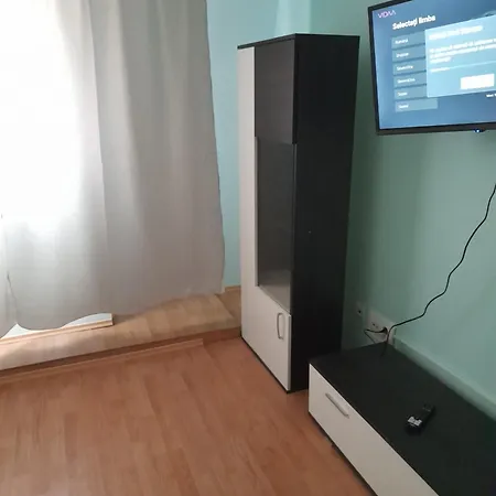 Garsoniera Sic Zona Terapia Zona Linistita La Casa Cu Parcare דירה *