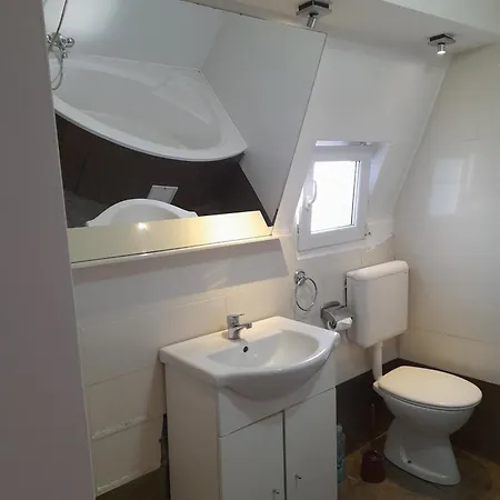 Garsoniera Sic Zona Terapia Zona Linistita La Casa Cu Parcare