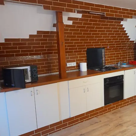 Garsoniera Sic Zona Terapia Zona Linistita La Casa Cu Parcare Lägenhet