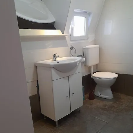 Appartamento Garsoniera Sic Zona Terapia Zona Linistita La Casa Cu Parcare *