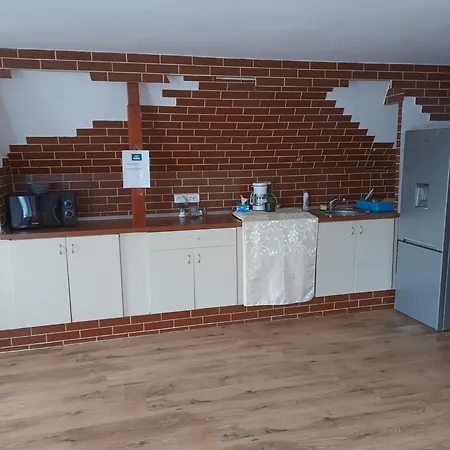 Garsoniera Sic Zona Terapia Zona Linistita La Casa Cu Parcare