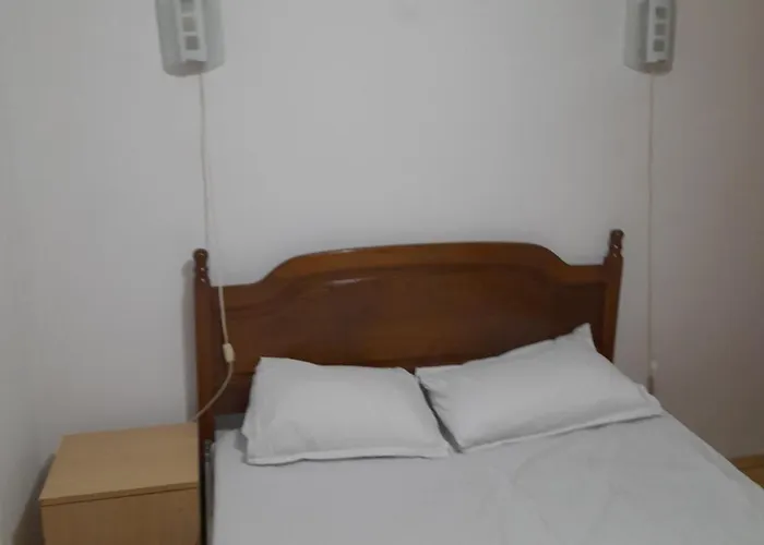 Apartament Garsoniera Sic Zona Terapia Zona Linistita La Casa Cu Parcare