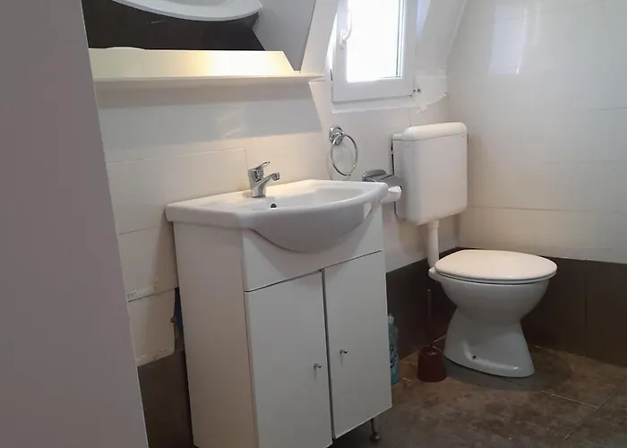 Appartamento Garsoniera Sic Zona Terapia Zona Linistita La Casa Cu Parcare *