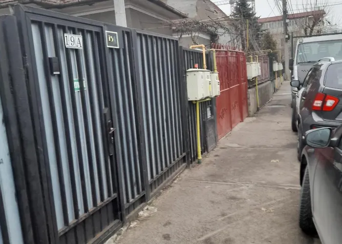 Garsoniera Sic Zona Terapia Zona Linistita La Casa Cu Parcare