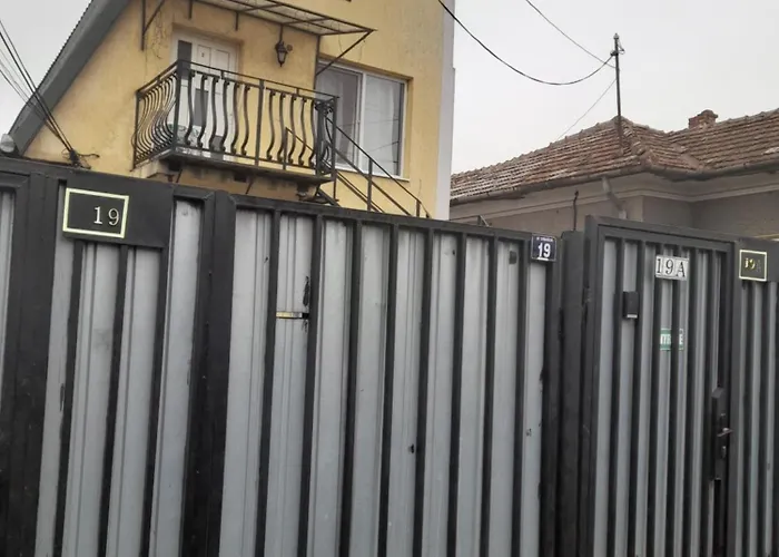 Apartament Garsoniera Sic Zona Terapia Zona Linistita La Casa Cu Parcare